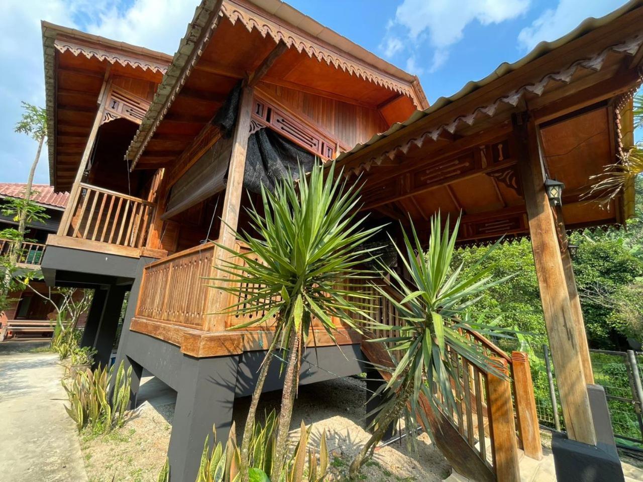 Hotel Dr Dusun Hulu Langat Esterno foto