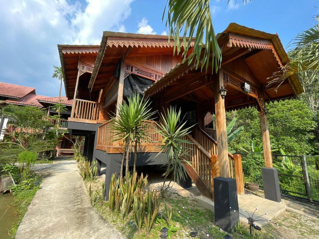 Hotel Dr Dusun Hulu Langat Esterno foto